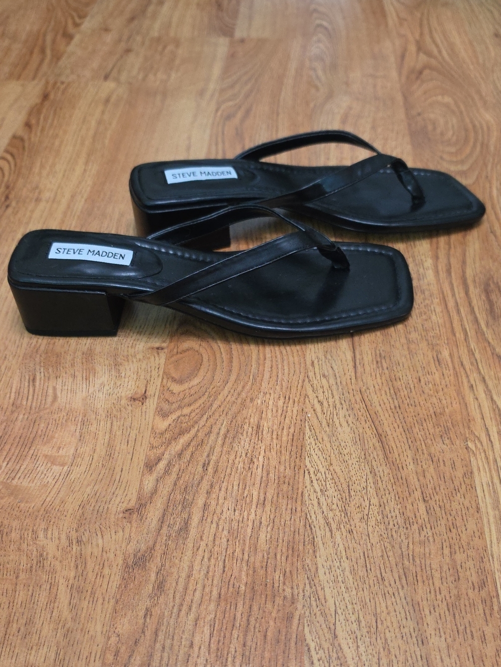 Steve Madden Black Square Toe Thong Sandals Size 11 - Picture 4 of 10
